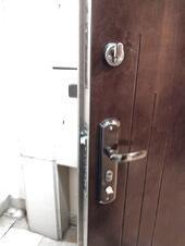 Фото 5: Замена дверного замка в железную дверь.
